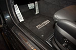 Kelleners BMW 535i (F10), auffälligste Interieur-Änderungen: Kelleners Alu-Pedale und Fußmatten