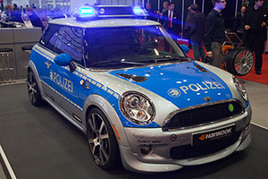 MINI E als Polizei-Einsatzwagen als Weltpremiere auf der Essen Motor Show 2010