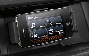 Original BMW Zubehr: BMW Station fr das Apple iPhone 4 mit App 'BMW Link'