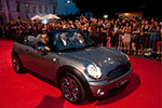 Umjubeltes Deb�t des Life Ball MINI von Kenneth Cole auf dem Red Carpet vor dem Wiener Rathaus