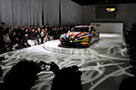 Das 17. BMW Art Car bei seiner Weltpremiere im Centre Pompidou in Paris