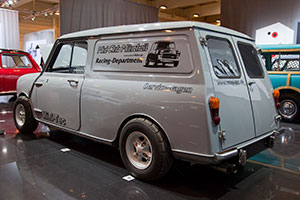 Mini Van auf dem MINI-Messestand, Techno Classica 2010