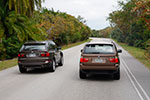 BMW X5 der j�ngsten Generation (Modell E70) links, neben der ersten Generation (E53)
