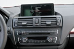 BMW 118i Sport Line (F25), Mittelkonsole mit Bordmonitor