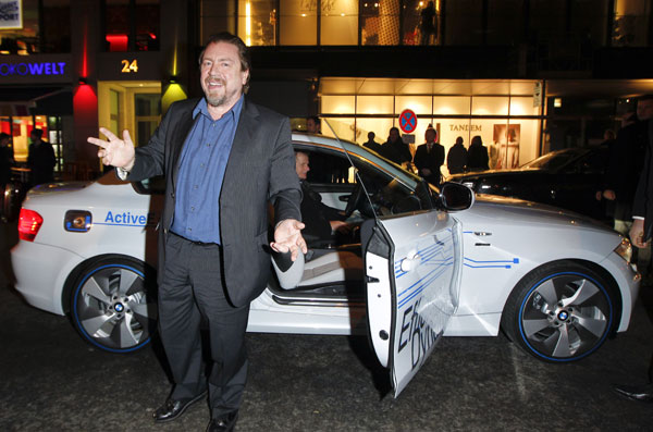 Armin Rohde mit dem BMW Concept ActiveE.