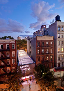 BMW Guggenheim Lab New York City. Ansicht von der East First Street.