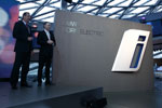 Start der neuen Submarke BMW i Dr. Klaus Draeger, Mitglied des Vorstands der BMW AG, Entwicklung und Ian Robertson, Mitglied des Vorstands der BMW AG, Vertrieb und Marketing.