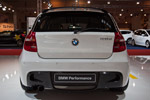BMW 1er (E87) mit BMW Performance Heckschürze, Dachkantenspoiler und Diffusor Carbon und Schalldämpfer System