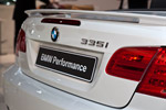 BMW 335i Cabrio Performance mit BMW Performance Heckspoiler (244 Euro)