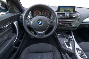 Achtgang-Sport-Automatik Getriebe mit Launch Control im BMW M135i