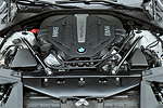 BMW 750i (F01 LCI), neuer V8-Motor