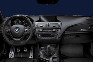 BMW 1er, BMW M Performance Lenkrad Alcantara mit Blende Carbon und Race-Display