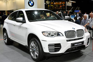 Weltpremiere in Genf 2012: das Facelift des BMW X6, sowie die neue Motorvariante M50d