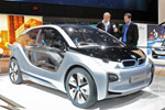 BMW i3 Concept auf der NAIAS in Detroit, im Hintergrund BMW Chef Designer Adrian van Hooydonk