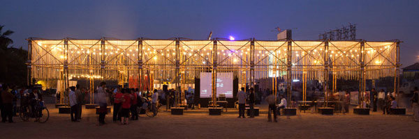 BMW Guggenheim Lab Architektur des mobilen Satelliten-Lab an einem der Veranstaltungsorte in Mumbai