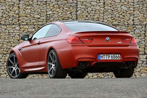 BMW M6 in Frozen Red