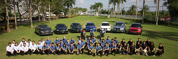 Mitarbeiter BMW Montagewerk Thailand mit dem Produktionsumfang BMW, MINI Automobile und BMW Motorrder.