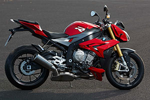 Die BMW S 1000 R: neuer dynamischer Roadster auf Basis der S 1000 RR