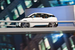 BMW i3, unterwegs auf der von BMW aufgebauten Achterbahn
