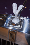 Rolls-Royce Emily auf der Motorhaube des Clestial Phantom