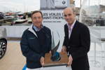 Les Voiles de Saint-Tropez 2013 - Sir Lindsay Owen-Jones, der Gewinner der 'BMW Trophy', und Dr. Nicolas Peter, Leiter BMW Group Vertriebsregion Europa