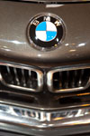 BMW 635 CSi, BMW Logo auf der Motorhaube und BMW Niere