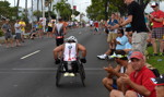 Alessandro Zanardi auf seinem Handbike beim Langstrecken-Triathlon auf Hawaii
