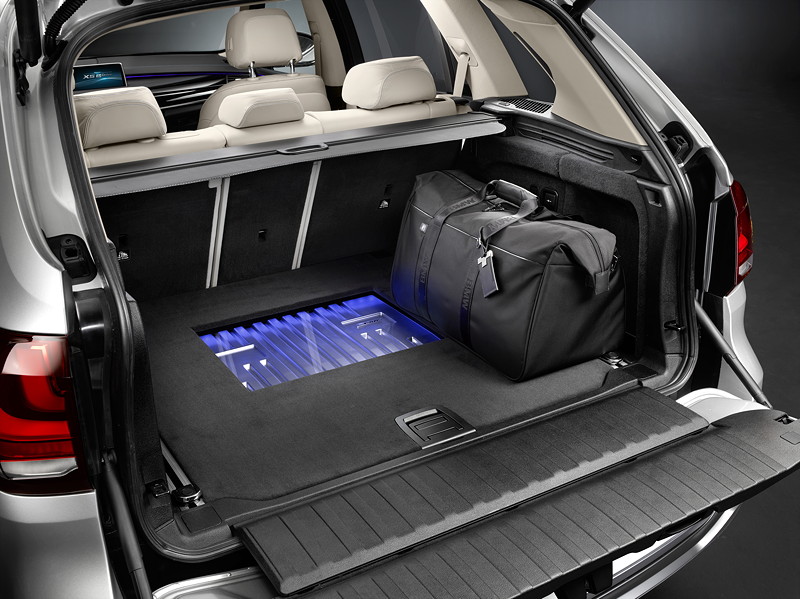 Foto BMW Concept X5 eDrive, Hochvoltspeicher crashsicher im Kofferraum