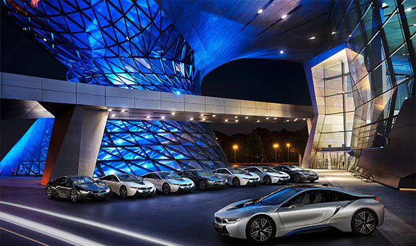weltweit erste Auslieferungen des BMW i8 am 05. Juni 2014 in der BMW Welt in München.