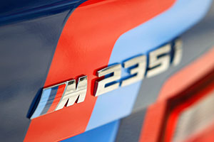 BMW M235i Racing, Sonderlackierung, Boxengasse, BMW M Performance Zubehör, 24h Nürburgring