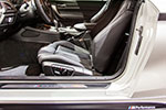 BMW M235i mit BMW M Performance Komponenten: Schriftzug in Einstiegsleiste und Seitenschweller