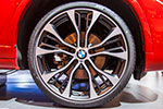 BMW X4 xDrive35d mit BMW M Performance Komponenten: 21 Zoll Sommerkomplettradsatz Doppelspeiche 599 M Bicolor, schwarz inkl. RDC (6.330 Euro)