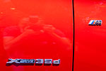 BMW X4 xDrive35d mit BMW M Performance Komponenten: seitliche Schriftzüge