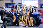 Cars und Girls auf der Essen Motor Show 2014