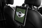 MINI Countryman mit Travel und Comfort System Halter für Apple iPad (Zubehör).