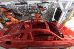 BMW Werk Mnchen Produktion, Lackiererei, Klebenanlage CFK-Dach BMW M4 Coup