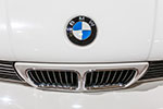 BMW 518i, BMW Logo auf der Motorhaube, BMW Niere