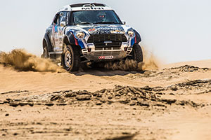 Abu Dhabi Desert Challenge (QT), 6. April 2014. X-raid Team, Vladimir Vasilyev, in seinem MINI ALL4 Racing #303.