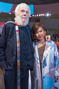 John Baldessari und Cao Fei, die neuen BMW Art Car Künstler, beim Verkündungsevent im Guggenheim Museum, New York.