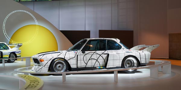 Das BMW Art Car von Frank Stella in der Sonderausstellung zu den BMW Art Cars am Concorso d'Eleganza-Wochenende.