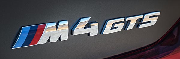 BMW M4 GTS, Schriftzug auf der Heckklappe