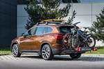 BMW X1 mit Fahrradheckträger Kompakt für Kugelkopf, Relingträger und Surfboardhalterung.