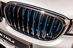 BMW 740Le mit PlugIn-Hybrid, BMW Niere mit blauen Nierenstäben
