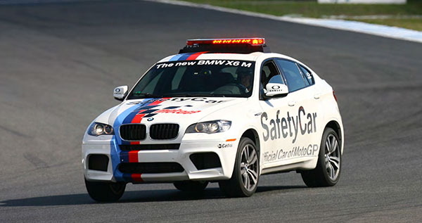 BMW X6 M Safety Car in der MotoGP