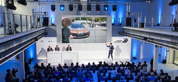 BMW GROUP THE NEXT 100 YEARS. Pressekonferenz in der neuen BMW Group Classic