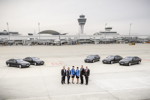 BMW bergibt fnf BMW 740Le iPerformance als VIP-Shuttle des VipWings an den Flughafen Mnchen.