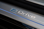 BMW 740Le xDrive iPerformance, eDrive Schriftzug in der Einstiegsleiste
