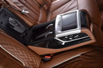 BMW 750Li xDrive Solitaire und Master Class Edition, Mittelkonsole mit Glserfach
