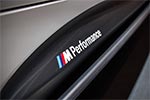 BMW 440i mit BMW M Performance Schwellaufsätze Schwarz matt (344 Euro) und Seitenschwellerfolie	(135 Euro)