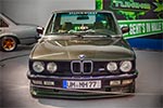 BMW 538i (E28), original Karosserie mit 'BBS' Frontspoiler und 'Pfeba' Heckschürze